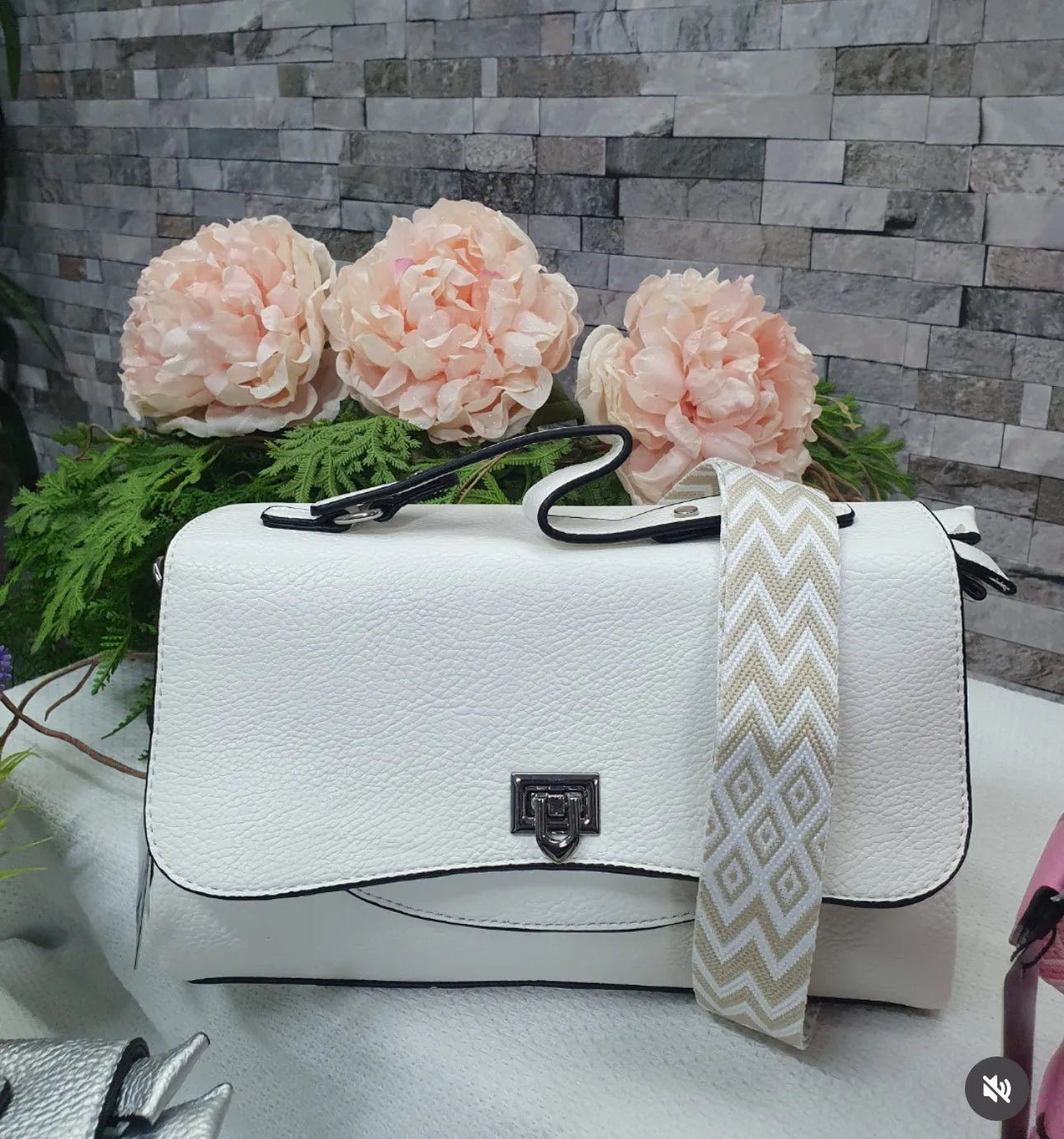 Mala com Alça a Tira-Colo - B